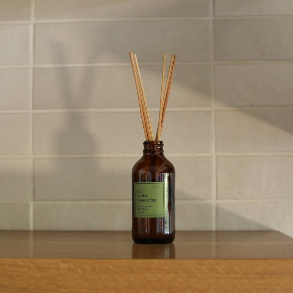 No. 13 Vanilla Sweet Grass Reed Diffuser